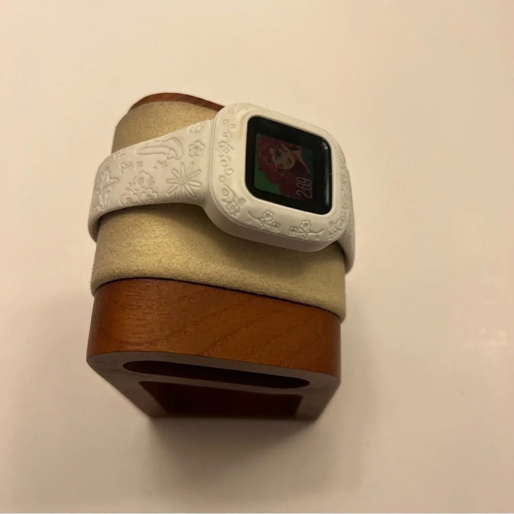 Garmin‎ Vivomove Jr.3 (full set, MSRP 139$)